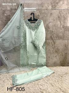 Collection Premium de vêtements prêts-à-porter en soie de verre avec motifs brodés, comprenant un ensemble palazzo et un dupatta, fournisseur d'Inde. - Product Image 5