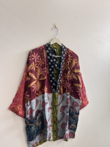 Kimono en soie sari tie-dye style vintage traditionnel, vêtement de détente vintage en crêpe de soie doux pour femmes - Product Image 3