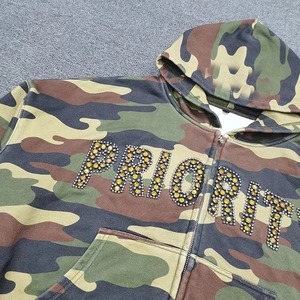 Sudadera con Capucha Corta de Algodón Pesado con Lavado Ácido, Diseño Camuflaje Vintage Personalizado, Pedrería de Alta Calidad y Efecto Desgastado para Hombre - Product Image 3