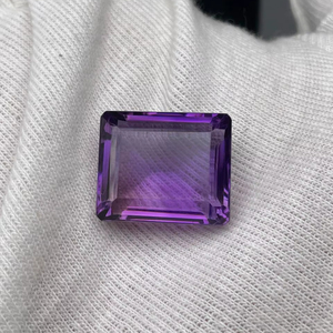 Ametista natural tallada en forma de cojín, 36.97 quilates, tamaño grande, calidad AAA, con brillo y color agradable, corte y pulido perfectos a precio económico. - Product Image 2