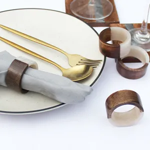 Accessoire de vaisselle à la mode classique Design carré en résine et ronds de serviette en bois pour les occasions de fête de restaurant à la maison stockés - Product Image 1
