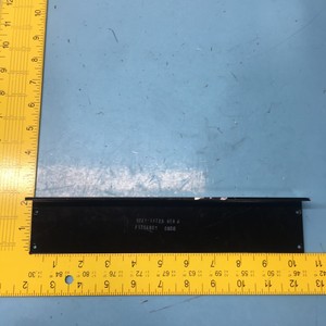 AMAT 0021-13226 FLANGE, SOPORTE SUPERIOR PARA CARDA - Equipo y piezas de semiconductores de confianza de Trusted Global Legacy - Product Image 1
