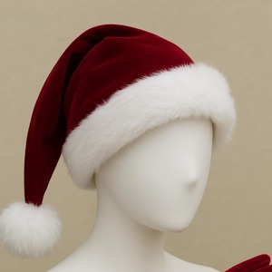 Chapeau de Père Noël en velours bordeaux personnalisé avec bordure en fausse fourrure, accessoire de fête - Product Image 1