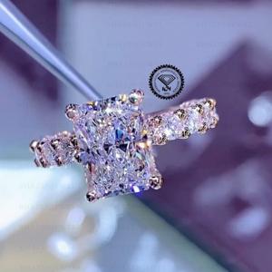 แหวนหมั้นเพชรทรงเรเดียนท์คัท 2.50 กะรัต เพชรเลี้ยงในห้องปฏิบัติการ: วงแหวนโรสโกลด์แบบ Eternity - Product Image 5