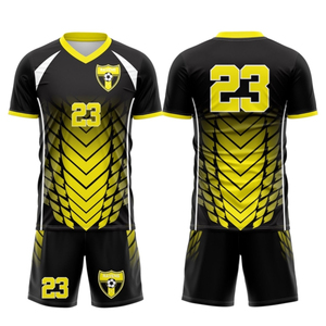 Une usine OEM produit des uniformes de football en polyester sublimé sur mesure avec logo personnalisé pour les équipes sportives professionnelles, col en V, unisexe. - Product Image 1