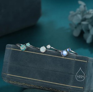 แหวนโอปอล Toi et Moi แบบเปิด ปรับขนาดได้ ทำจากเงินสเตอร์ลิง ประดับโอปอลสองเม็ด แหวนเปิดประดับมูนสโตน - Product Image 2