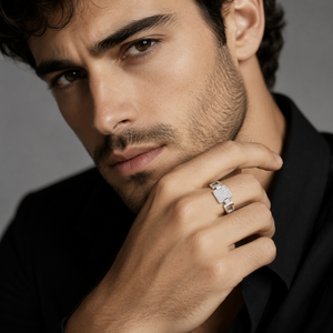 Bague géométrique en argent sterling 925 micro-pavée de zircone cubique pour homme, finition polie, idéale pour les fêtes et mariages - Product Image 1