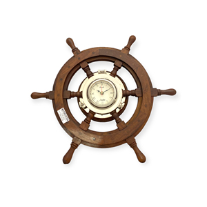 Horloge murale silencieuse à piles, design Art déco inspiré d'un gouvernail de bateau, finition laiton, style contemporain. - Product Image 1