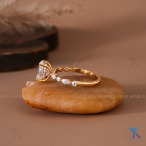 Anillo de compromiso con halo oculto de diamante cultivado en laboratorio, corte ovalado E VVS 2, oro amarillo macizo, joyería fina para mujer, uso diario. - Product Image 3