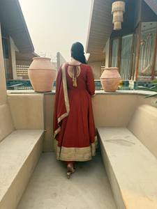 Ensemble Anarkali pour femme, tissé uni, manches longues, avec dupatta brodé, tenue indo-occidentale pour soirée - Product Image 5