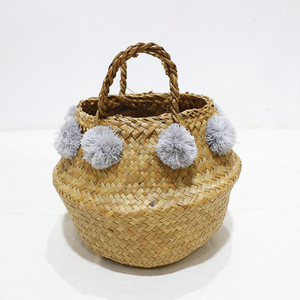 Cesta de Almacenamiento Redonda de Hojas de Palma Naturales, Resistente y Ecológica, con Pompones Grises, Cesto para Ropa Sucia, Bolsa Tejida - Product Image 4