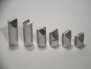 Piezas de ajedrez metálicas en diseño de lámina, juego de piezas de ajedrez minimalistas y planas para decoración moderna del hogar u oficina, ideal para regalo. - Product Image 6