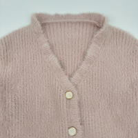 Vêtements d'hiver pour femmes personnalisables OEM, cardigan tendance, jacquard moelleux en nylon, col en V, manches longues, pulls chauds pour femmes