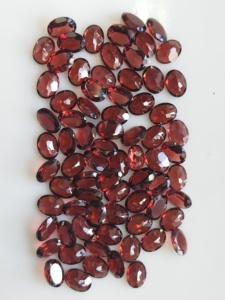 Natural <b>Red</b> Garnet 8x6MM Oval Cut Best Quality Loose Gemstone For Jewelry Making - Product Image 3