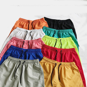 กางเกงขาสั้นชายหาดผ้าแคนวาสสีพื้นสำหรับผู้ชายขายส่ง ซับในนุ่ม เอวยางยืด กันน้ำ แห้งเร็ว - Product Image 3