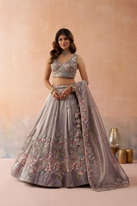 Conjunto de Lehenga Indio-Pakistaní Bordado, Blusa sin Mangas, Túnica, Dupatta, Traje Floral para Novia o Boda - Product Image 4