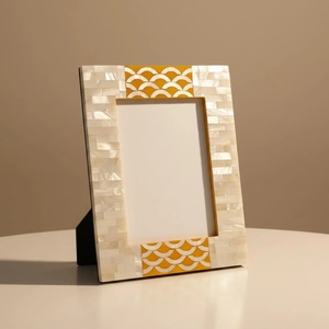 Vente directe fabricant OEM – Cadre photo en bois poli fait main avec clip argenté découpé à la main, faible MOQ, idéal pour les cadeaux d'amour - Product Image 3