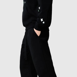 Conjunto Deportivo con Capucha para Hombre Dreamisit, Negro, de Algodón, Estilo Urbano, Sudadera de Manga Larga y Pantalones Deportivos con Estampado Frontal - Product Image 5