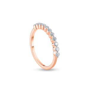 Anillo de Bodas de diamantes de corte redondo para mujer en anillos de diamantes elegantes con ajuste de punta Devind - Product Image 2