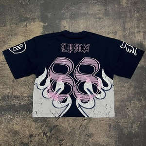 Camiseta Corta Extra Grande de Tela Tejida con Estampado Digital Negro Personalizado para Hombre con Decoraciones de Diamantes de Imitación - Product Image 5