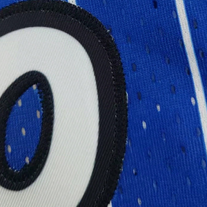 Camiseta de Baloncesto de la Liga Profesional |   Bordado Tackle Twill |   Tela de doble punto de alta densidad |   Uniforme personalizado para el equipo de baloncesto varsity - Product Image 4