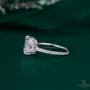 Anillo de Lujo con Topacio Corte Esmeralda VS1 y Diamante Redondo Cultivado en Laboratorio, Color D, Certificado IGI, Oro 9k 10k 14k 18k, Joyería Personalizada al por Mayor - Product Image 3