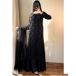 Ensemble kurta palazzo en tissu filet de qualité supérieure, style ethnique, pour femmes, avec de riches broderies, disponible au meilleur prix. - Product Image 1