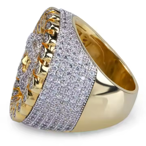 Anillo de Lujo con Medallón de Diamantes con Rostro de Jesús - Product Image 3