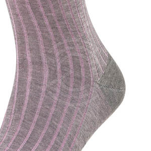 Chaussettes en tissu élastique de haute qualité, conçues pour un ajustement flexible, un contrôle de l'humidité et un confort du pied toute la journée. - Product Image 6