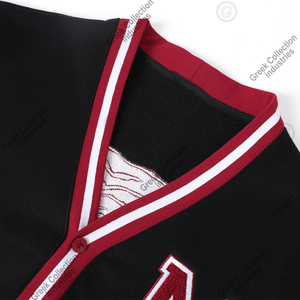 Collection grecque IND – Cardigan universitaire en acrylique épais tricoté pour femme, noir, avec bordure rouge et blanche, lettre M brodée, col en V, long - Product Image 4