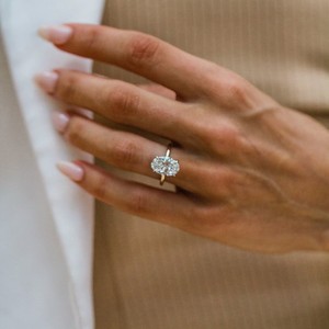 Bague solitaire en diamant de laboratoire taille ovale, argent sterling 925, bijoux fins de luxe pour femme, idéale pour fiançailles, mariage, anniversaire - Product Image 3