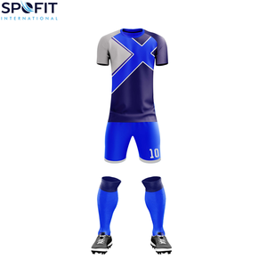 Ensemble d'uniformes de football respirants unisexes, légers, à séchage rapide, en tissu 100% polyester, avec design personnalisé et service OEM - Product Image 2