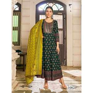 VESTIDO DE TRABAJO CON BORDADO DE RAYÓN DE DISEÑADOR CON DUPATTA VERDE - Product Image 1