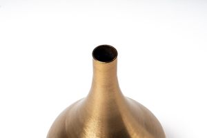 Florero de Metal con Acabado en Latón en Forma de Lágrima, Elegante Centro de Mesa Decorativo para Sala de Estar, Oficina, Hogar y Estantes - Product Image 3