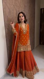 Ensemble Salwar Kameez brodé orange avec dupatta à sequins, tenue ethnique pour femmes, pour fêtes et mariages, Inde, Pakistan - Product Image 4