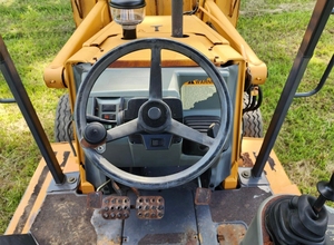 Maquinaria bien mantenida de 580L para excavación, zanjado y movimiento de tierras - Product Image 6