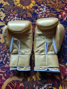 Équipement de boxe Winning Sparring, directement de l'usine, gants de boxe en cuir faits main avec lacets, gants d'entraînement Winning. - Product Image 3