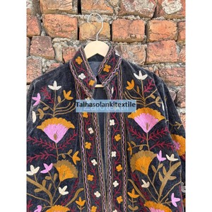 Veste en velours noir brodée, faite à la main, courte, unisexe, avec doublure en coton, style bohème chic - Product Image 5
