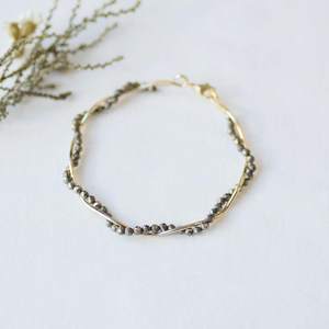 กำไลข้อมือไพไรต์ ลวดลายหยัก ประดับพลอยเหลี่ยมเพชรพลอย สำหรับสาวๆ ผู้หญิง ของขวัญสำหรับเธอ เงินแท้ 925 ชุบทอง 14k - Product Image 6