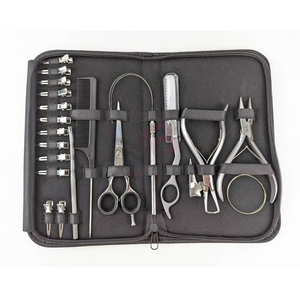 Kit d'outils pour extensions de cheveux MAGMA BEAUTY en acier inoxydable de haute qualité, personnalisé, comprenant des ciseaux, des pinces, un outil à boucles et des clips. - Product Image 1