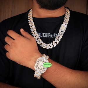 Collier chaîne cubaine de luxe en diamant avec finition dorée, style hip-hop, pour hommes et femmes, par un exportateur indien, à la mode, en vente - Product Image 2