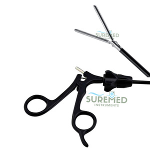 Pinza laparoscópica atraumática de 10 mm x 45 cm para sujetar tejido, reutilizable. - Product Image 1