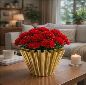 Florero tradicional de latón con un acabado oscuro grabado y patrones intrincados, disponible a precios de mayorista. - Product Image 3