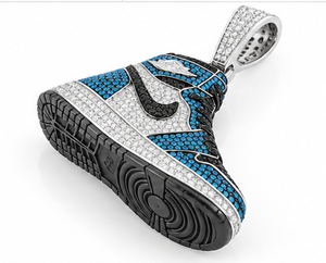 Colgante de zapatilla de baloncesto con moissanita talla princesa chapada en oro blanco, negro y azul, con diamantes de imitación, para hombre, ideal para fiestas. - Product Image 2