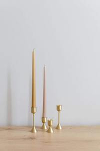 Support au fini métallique chaleureux qui reflète les flammes vacillantes, un attrait artisanal enchanteur qui ajoute une touche d'authenticité au style intérieur. - Product Image 6