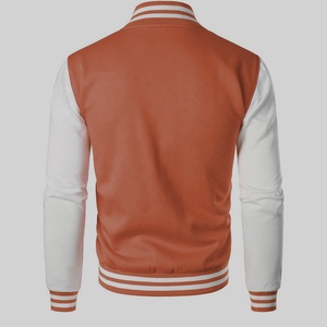 Chaqueta Varsity Acolchada con Capucha para Hombre, Corte Ajustado, Cuello Alto, Logotipo Personalizado Bordado, Costuras en Contraste, Letras en Contraste, Resistente al Viento - Product Image 2