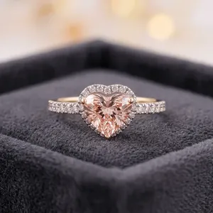 Anillo de Oro de 14K con Diamante Cultivado en Laboratorio con Corte Corazón y Halo |   Anillo de Compromiso de Lujo para Mujer |   Anillo de Boda con Diamantes Pavé - Product Image 6