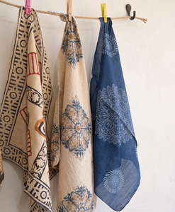 Pañuelo Cuadrado Hecho a Mano 100% Algodón con Estampado de Bloques, Estilo Boho, Diseño Floral Indio, Transpirable y Duradero, Regalo para Mujer - Product Image 6
