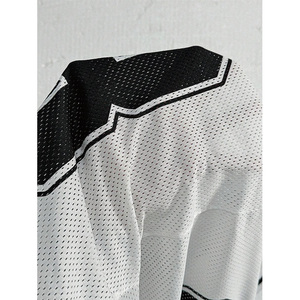 Jersey Oversize de Estilo Urbano Unisex, Top de Malla de Manga Larga Hip Hop, Cuello en V Retro, Deportivo, Personalizado, 100% Poliéster, Transpirable e Impermeable - Product Image 6