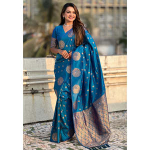 Sari Azul de Seda Suave con Doble Bordado Zari y Borde de Pavo Real, Elegantes Vestidos de Fiesta - Product Image 2